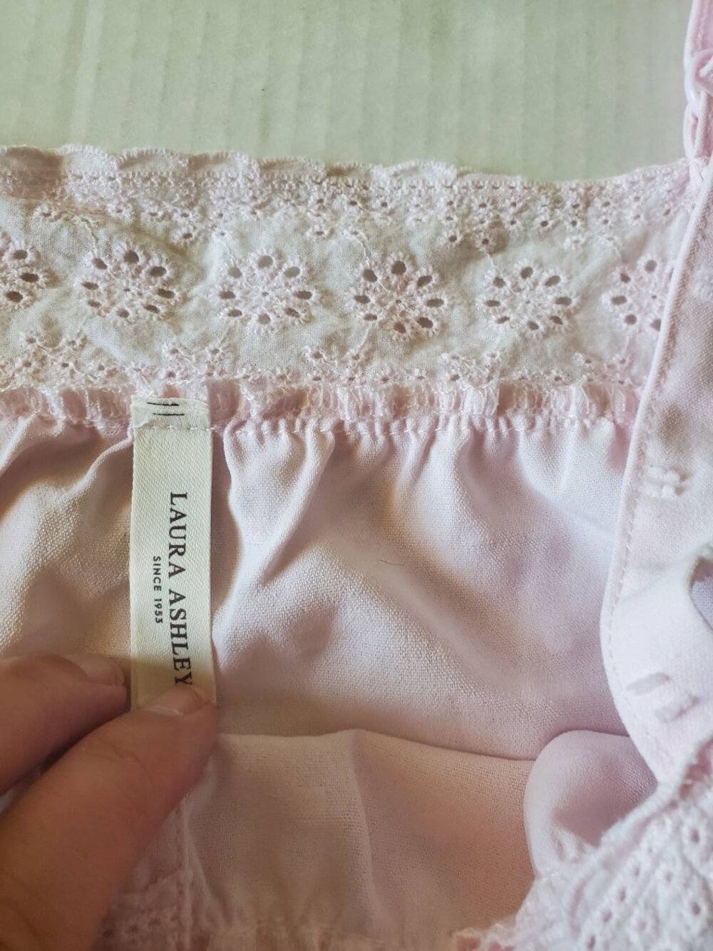 Laura Ashley Y2K Front Button Lace Eyelet Cami Top XL - Picture 10 of 15